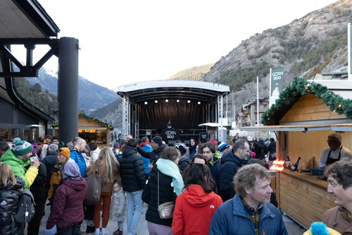 El primer dissabte de la COTA 1300 omple la plaça de la Closa